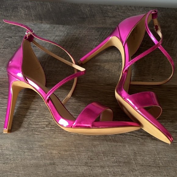 Hot Pink Heels - Picture 3 of 3